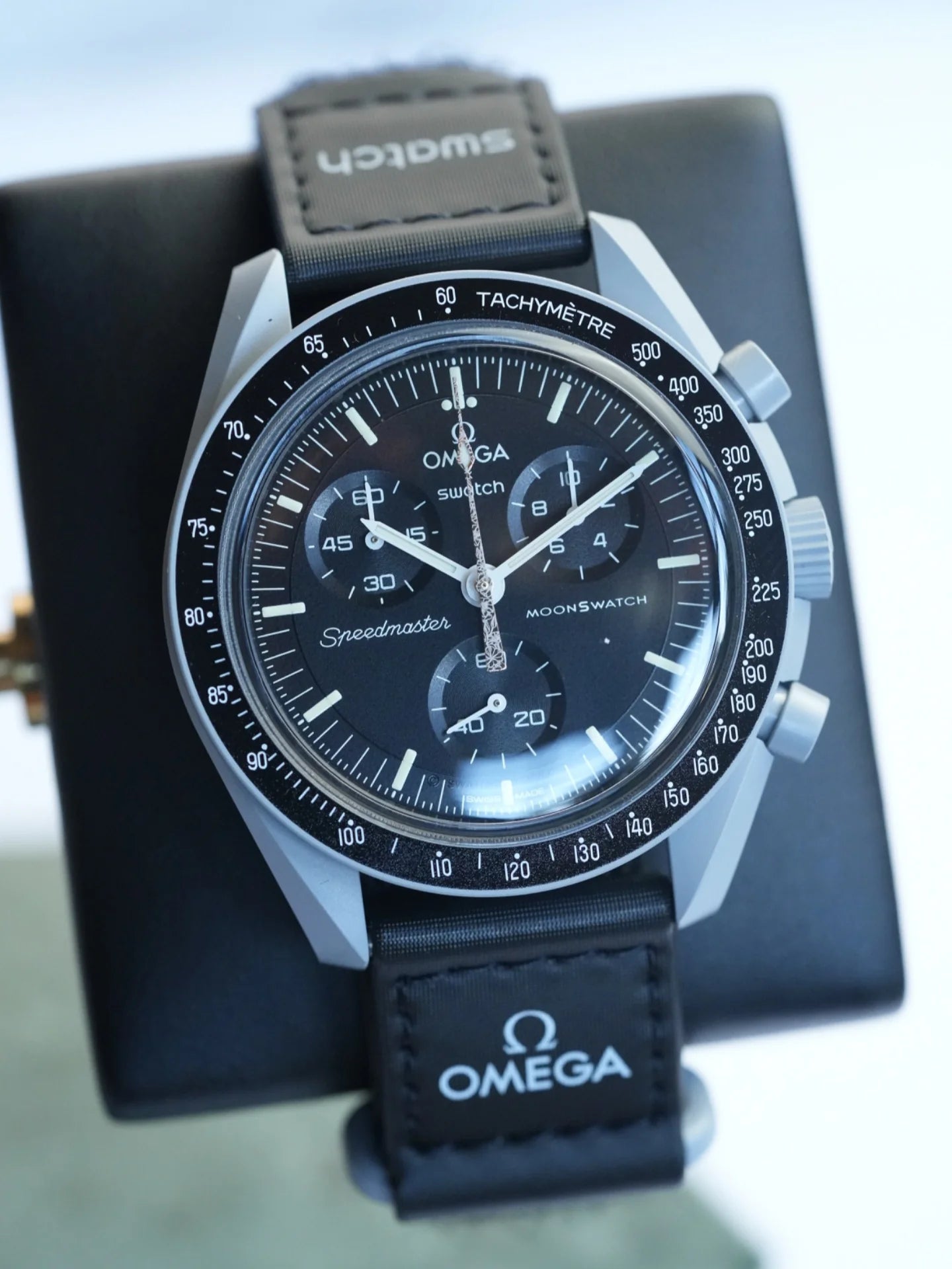 MOONSWATCH MISSION TO THE MOONSHINE GOLD - SWATCH X OMEGA BIOCERAMIC