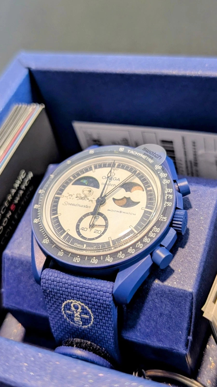 MOONSWATCH MISSION TO EARTHPHASE - MOONSHINE GOLD - SWATCH X OMEGA BIOCERAMIC