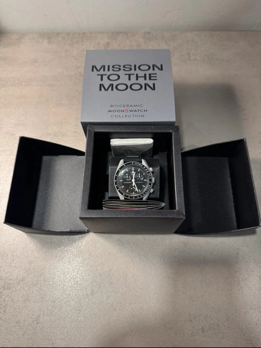 MOONSWATCH MISSION TO THE MOON - SWATCH X OMEGA BIOCERAMIC