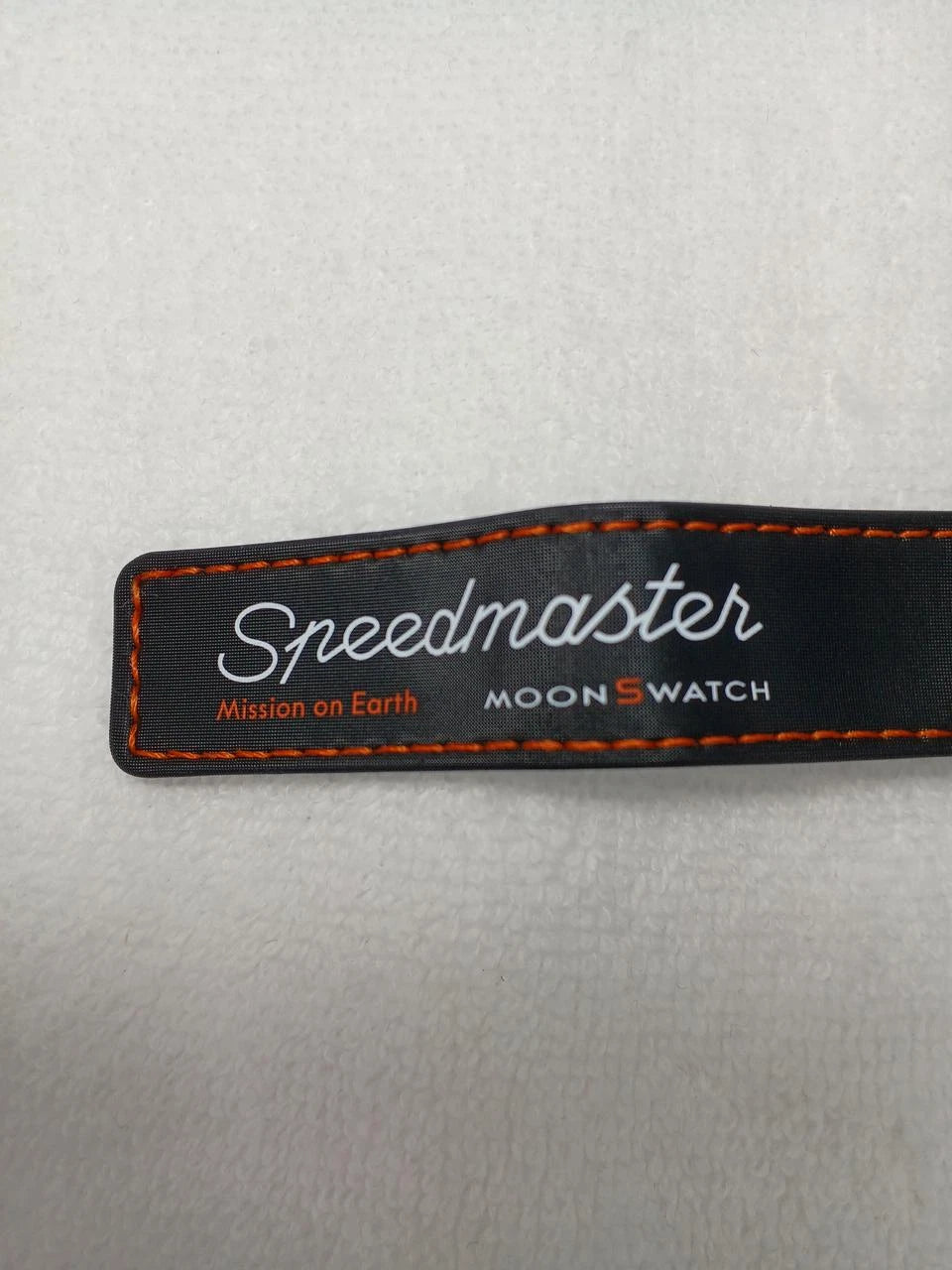 MOONSWATCH MISSION ON EARTH LAVA - SWATCH X OMEGA BIOCERAMIC